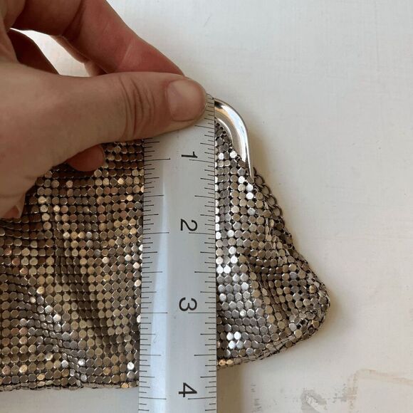Vintage Whiting & Davis Silver Mesh Kisslock Bag – Made in USA – 7" x 3.75" - Picture 13 of 16